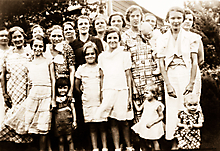Countryman Reunion, Women, ca 1933